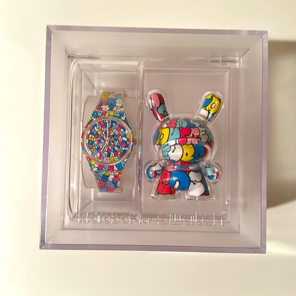 Kidrobot®️ for Swatch®️: Love Song Watch & Dunny figure (2011, GE232) - Picture 2 of 5
